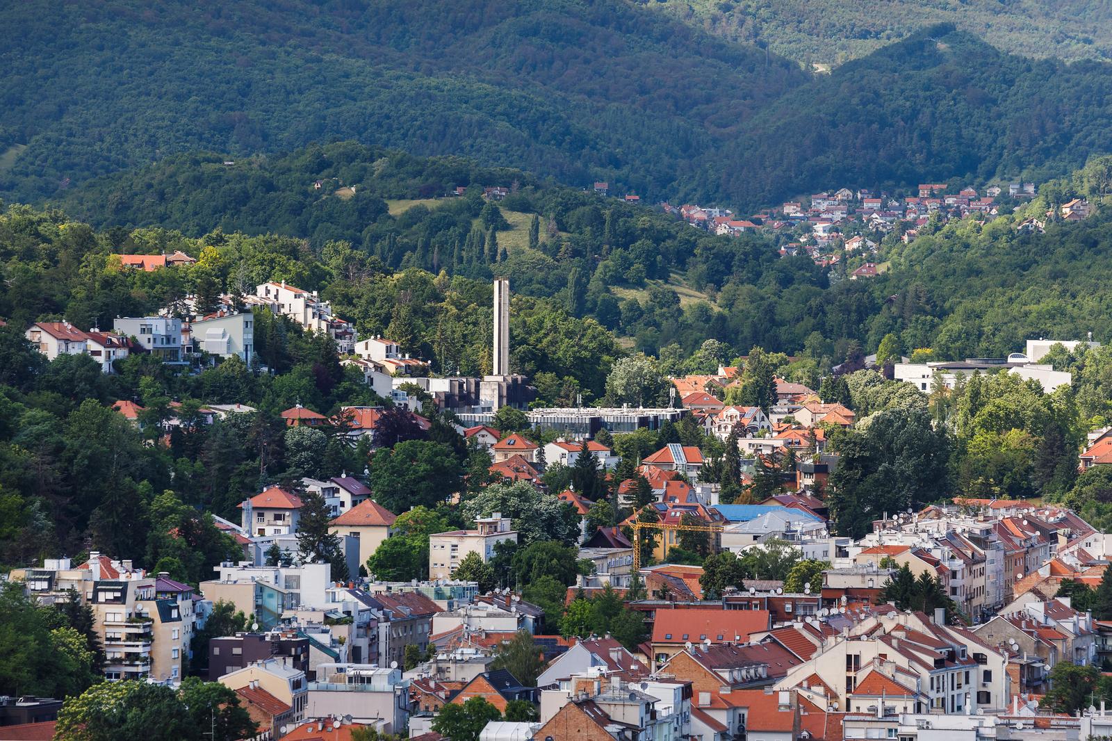 Pogled sa Zagrebačke katedrale na centar grada – Zagreb