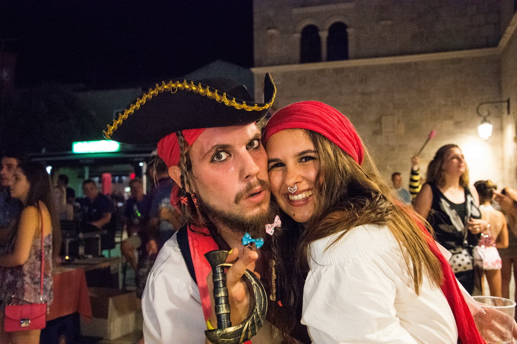 Paški ljetni karneval 2017 – maškarana povorka