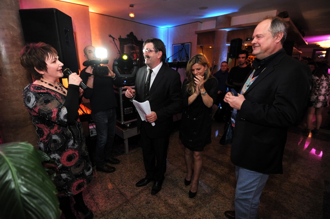 Zadar, 280213.
Poznati restoran Niko na zadarskoj Puntamici je veceras uz bogatu veceru i pjesmu brojnih izvodjaca sa svojim prijateljima i cestim gostima proslavio 50 godina od otvorenja. Na veceri su se pojavili brojni kumovi restorana kroz godine poput