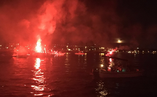 Doček zlatnih zadarskih olimpijaca Šime Fantele i Igora Marenića: Bakljada na brodovima od Vitrenjaka do Morskih orgulja. Foto: Tija Malik Doček zlatnih zadarskih olimpijaca Šime Fantele i Igora Marenića: Bakljada na brodovima od Vitrenjaka do Morskih orgulja. Foto: Tija Malik