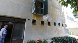 Podstanari uočili zmiju u stanu, nisu je pronašli pa su sav namještaj izbacili, foto: Filip Brala/PIXSELL Podstanari uočili zmiju u stanu, nisu je pronašli pa su sav namještaj izbacili, foto: Filip Brala/PIXSELL