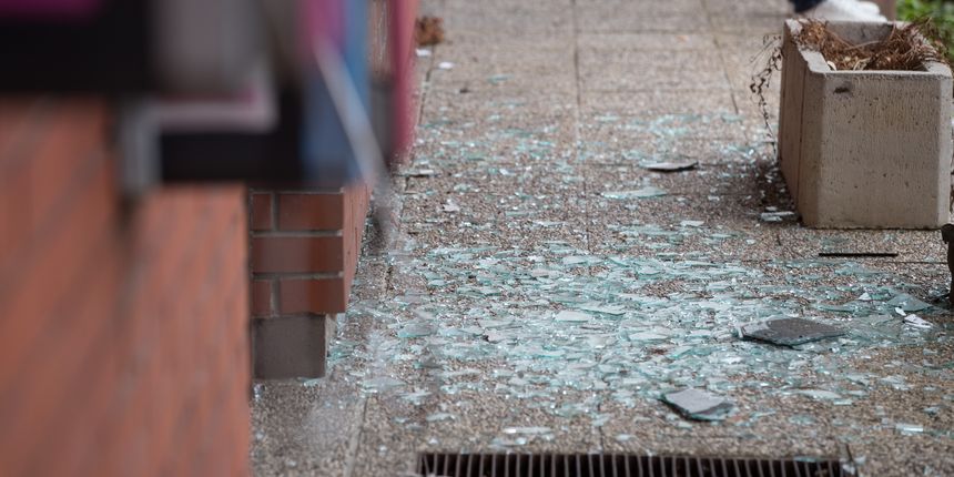 Pokušaj pljačke u Sesvetskom Kraljevcu: od detonacije eksplozivne naprave popucala stakla na Pošti