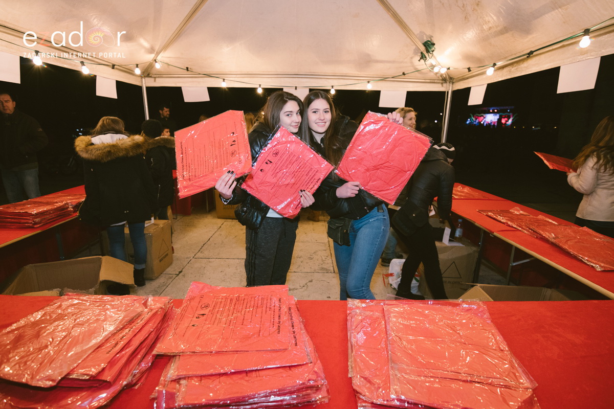 Humanitarni svjetlosni spektakl “Zaželi ljubav 2018.” @ Forum