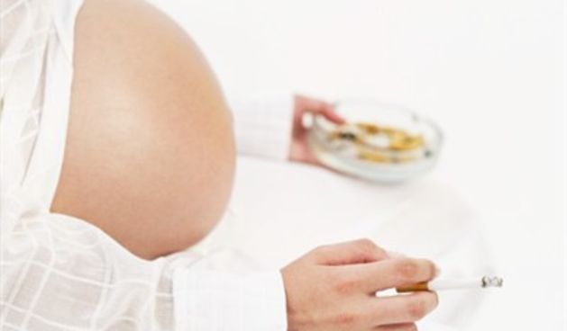 Trudnica puši (Tportal.hr)