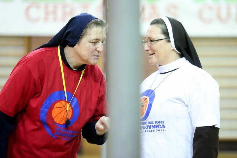 Zagreb: Sportske igre redovnica u OŠ Mato Lovrak. Photo: Goran Jakus/PIXSELL