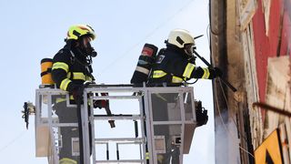 Veliki požar izbio u zgradi na Narodnom trgu Veliki požar izbio u zgradi na Narodnom trgu