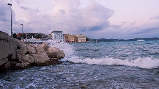 Tramontana u Zadru 17. prosinca 2011., Foto: Leo Banić Tramontana u Zadru 17. prosinca 2011., Foto: Leo Banić