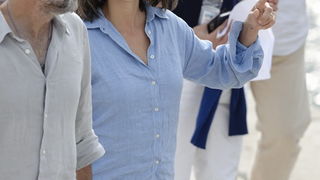 Prigradica, otok Korcula , 270911.
Glumica Penelope Cruz snimljena prilikom ukrcaja u brod Majsan marke Beneteau Antares 10,80  koji ju prebacuje na svjetionik Plocica na snimanje filma” Venuto al mondo”.
Foto: Tom Dubravec /  CROPIX