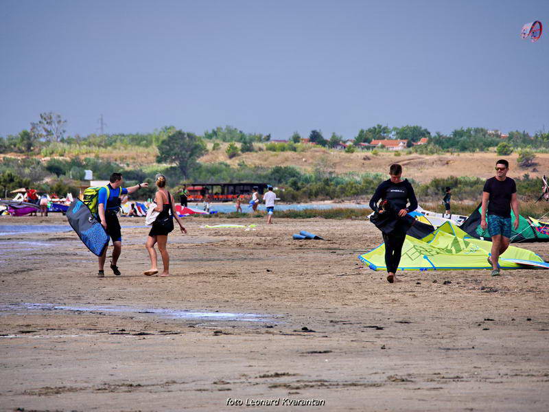 Kite surferi guštaju u Ninu