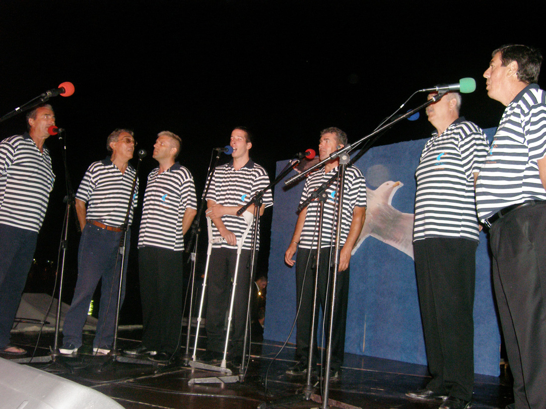 SUKOSAN, 13.08.2007. Trke tovarov, Noc svicarenja, klape Zapivajmo Kasijanu, vatromet
– klapa sukosan