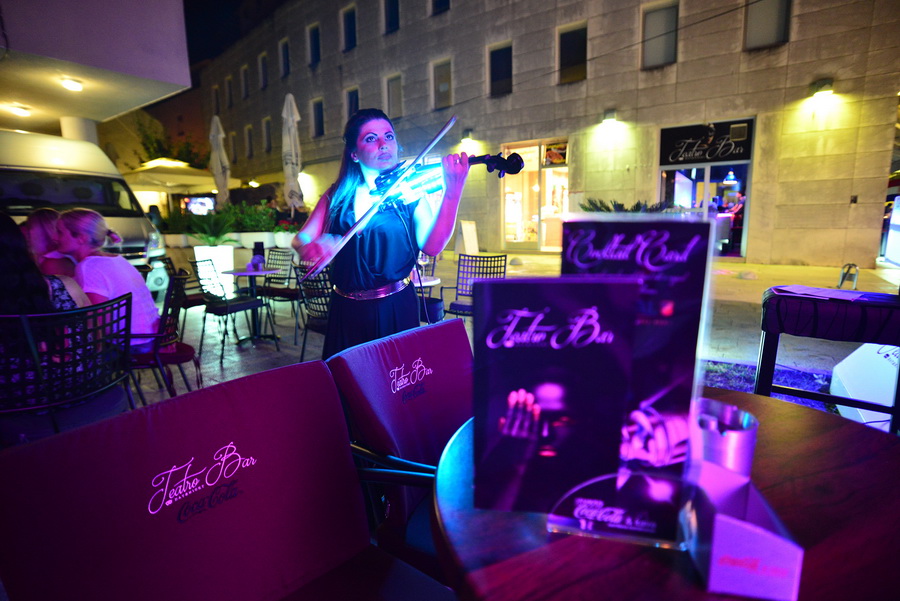 TEATRO BAR Otvorenje ljetne terase uz Violina energy performance TEATRO BAR Otvorenje ljetne terase uz Violina energy performance