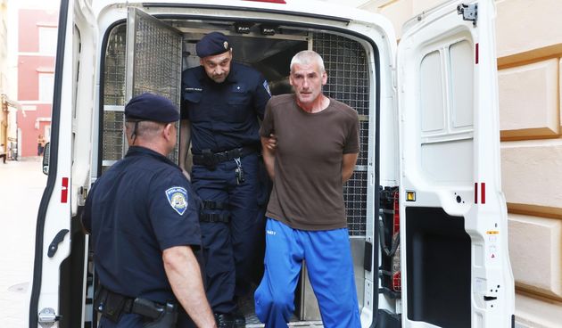 Privođenje muškarca osumnjičenog za bombaške napade na PU zadarsku