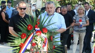 Zadar – Povodom obiljezavanja Dana pobjede i domovinske zahvalnosti i Dana hrvatskih branitelja kod sredisnjeg kriza na Gradskom groblju polozeni su vijenci i zapaljene svijece u sjecanje na sve poginule u Domovinskom ratu. Photo: Dino Stanin/PIXSELL