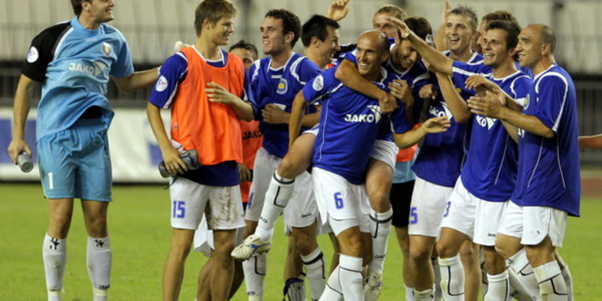 Split, 020809.
Stadion na Poljudu.
Nogomet, T- Com 1. HNL, susret 2. kola Hajduk – Zadar.
Odlukom Disciplinske komisije HNS-a nakon propusta u organizaciji i neprimjerenog ponasanja publike 28. svibnja na uzvratnoj utakmici finala Kupa protiv Dinama Hajdu Split, 020809.
Stadion na Poljudu.
Nogomet, T- Com 1. HNL, susret 2. kola Hajduk – Zadar.
Odlukom Disciplinske komisije HNS-a nakon propusta u organizaciji i neprimjerenog ponasanja publike 28. svibnja na uzvratnoj utakmici finala Kupa protiv Dinama Hajdu