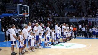 KK Zadar – Real Madrid, umirovljenje dresova 10 (Giuseppe Giergia) i 11 (Kresimir Cosic), Foto; Mladen Malik KK Zadar – Real Madrid, umirovljenje dresova 10 (Giuseppe Giergia) i 11 (Kresimir Cosic), Foto; Mladen Malik