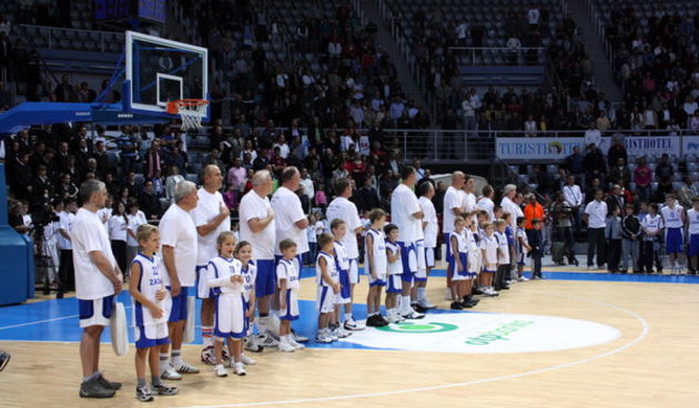 KK Zadar – Real Madrid, umirovljenje dresova 10 (Giuseppe Giergia) i 11 (Kresimir Cosic), Foto; Mladen Malik
