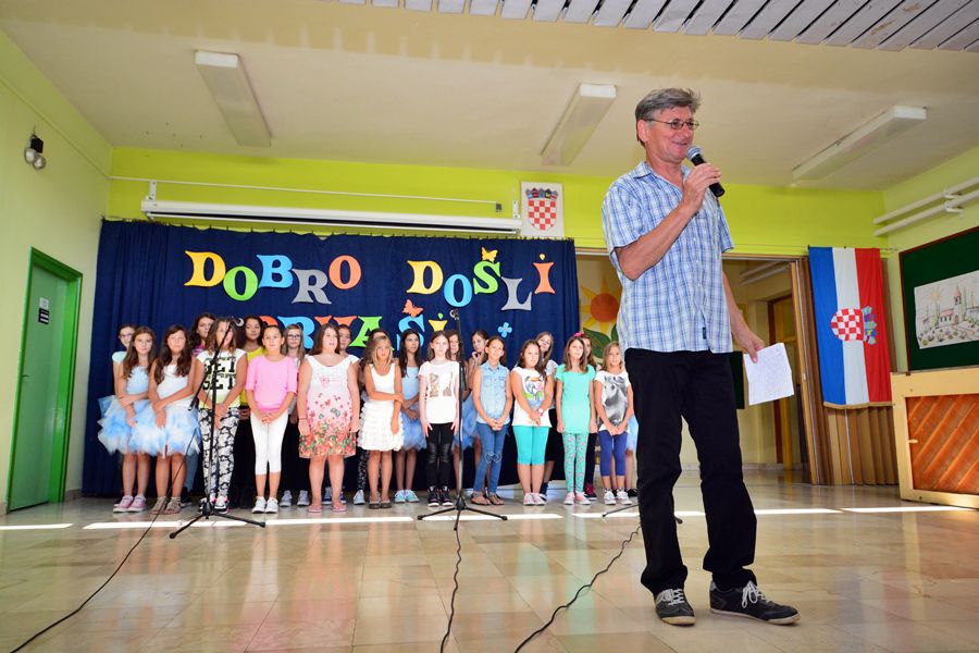 Prvi dan škole u OŠ Stanovi  ; foto Iva Perinčić