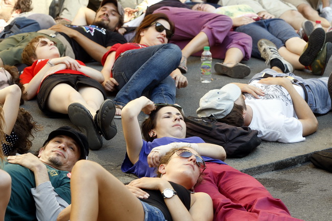 Zagreb, 130710.
Cirilometodska ulica.
Ispred gradske skupstine.
Udruge Zelena akcija i Pravo na grad organiziraju nastavak prosvjeda gradjana zbog gradnje ulazno-izlazne rampe u Varsavskoj za garazu Hoto grupe Tomislava Horvatincica.
Na slici: Prosvjednic Zagreb, 130710.
Cirilometodska ulica.
Ispred gradske skupstine.
Udruge Zelena akcija i Pravo na grad organiziraju nastavak prosvjeda gradjana zbog gradnje ulazno-izlazne rampe u Varsavskoj za garazu Hoto grupe Tomislava Horvatincica.
Na slici: Prosvjednic