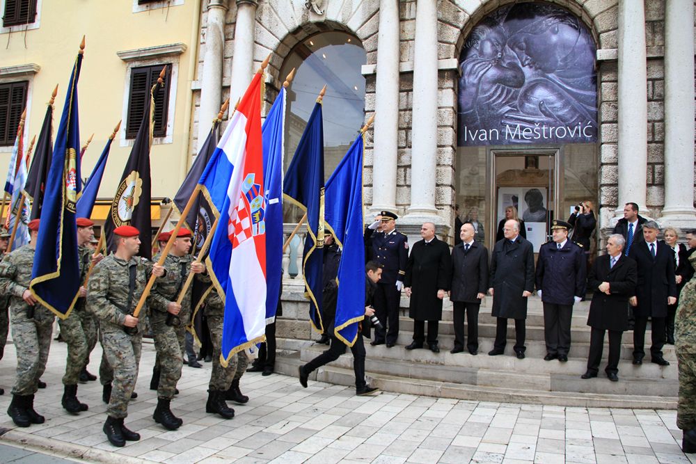 21. obljetnica VRA “Maslenica”: Mimohod branitelja 21. obljetnica VRA “Maslenica”: Mimohod branitelja