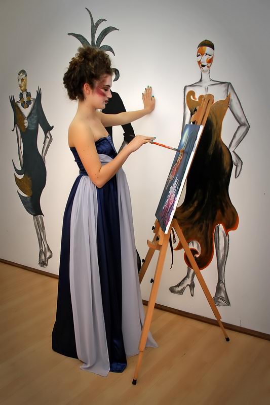 2500 kn; Haljinu dizajnira Klara Dedić: saten-svila i muslin (foto: Marin Gospić)