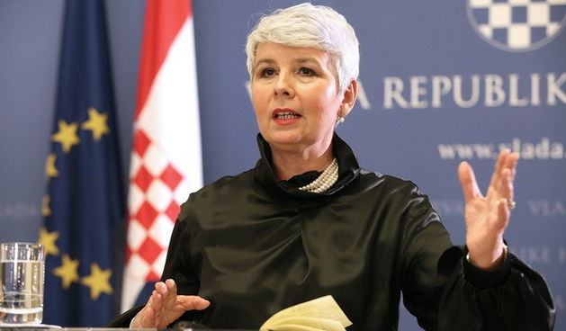 Zagreb, 110110.
Predsjednica Vlade RH Jadranka Kosor obratila se novinarima i cestitala novoizabranom predsjedniku RH Ivi Josipovicu.
Foto: Sandra Simunovic / CROPIX