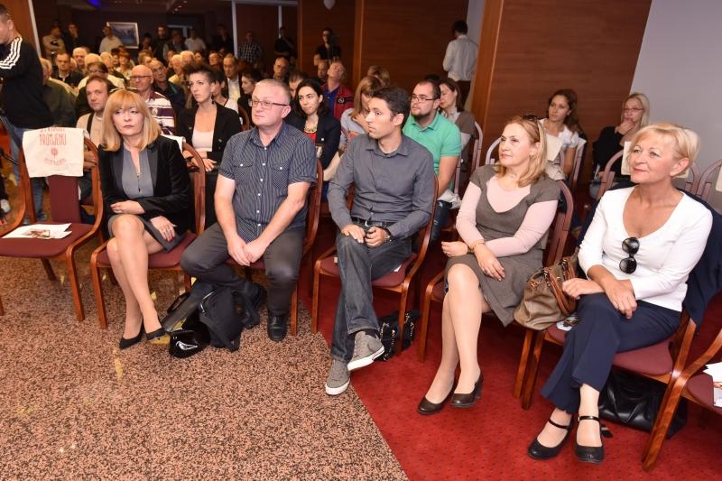 Boris Lalovac sudjelovao je na SDP-ovoj predizbornoj tribini u hotelu Kolovare te je odgovarao na pitanja okupljenih građana, Foto: Dino Stanin/PIXSELL Boris Lalovac sudjelovao je na SDP-ovoj predizbornoj tribini u hotelu Kolovare te je odgovarao na pitanja okupljenih građana, Foto: Dino Stanin/PIXSELL