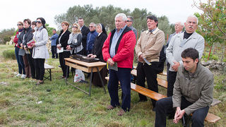 Misa na ostacima crkve na Petrini, foto: Leo Banić Misa na ostacima crkve na Petrini, foto: Leo Banić