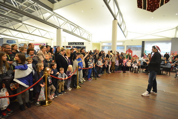 Sveti Nikola u Supernova centru 6. prosinca 2016.  Foto: Iva Perinčić