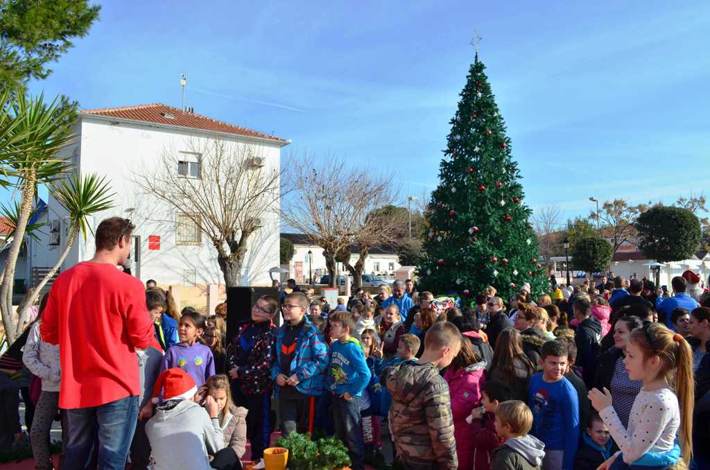 Vir: Druženje virske djece sa Svetim Nikolom Vir: Druženje virske djece sa Svetim Nikolom