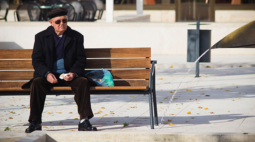 Đir po gradu 27. studenog 2012., umirovljenik Đir po gradu 27. studenog 2012., umirovljenik