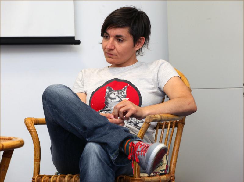 Centar za mirovne studije organizirao je tribinu s Mimom Simić, spisateljicom, filmskom kritičarkom i aktivistkinjom, porijeklom iz Zadra. Na tribini je najavljen filmski i umjetnički festival koji ce se uskoro odrzati u kuli Stojana Jankovića u Islamu Gr