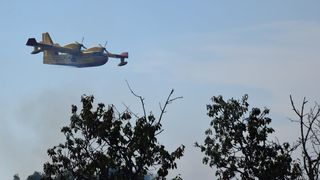 Zračne i kopnene snage gase požar kod Kožina Zračne i kopnene snage gase požar kod Kožina