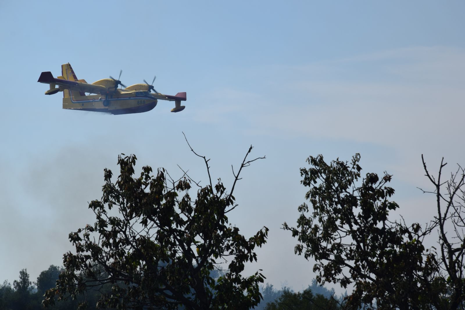 Zračne i kopnene snage gase požar kod Kožina Zračne i kopnene snage gase požar kod Kožina