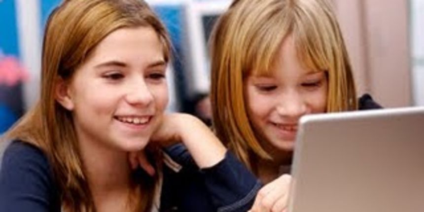 Djeca, kompjuter, internet, laptop Djeca, kompjuter, internet, laptop