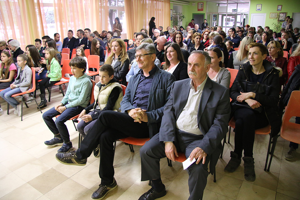 OŠ Stanovi- humanitarni klapski koncert