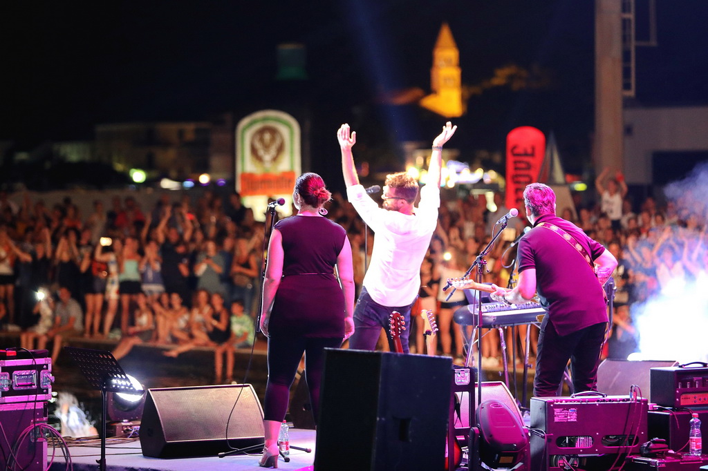 Fenomenalni Petar Grašo raspjevao i rasplesao Biograd Fenomenalni Petar Grašo raspjevao i rasplesao Biograd