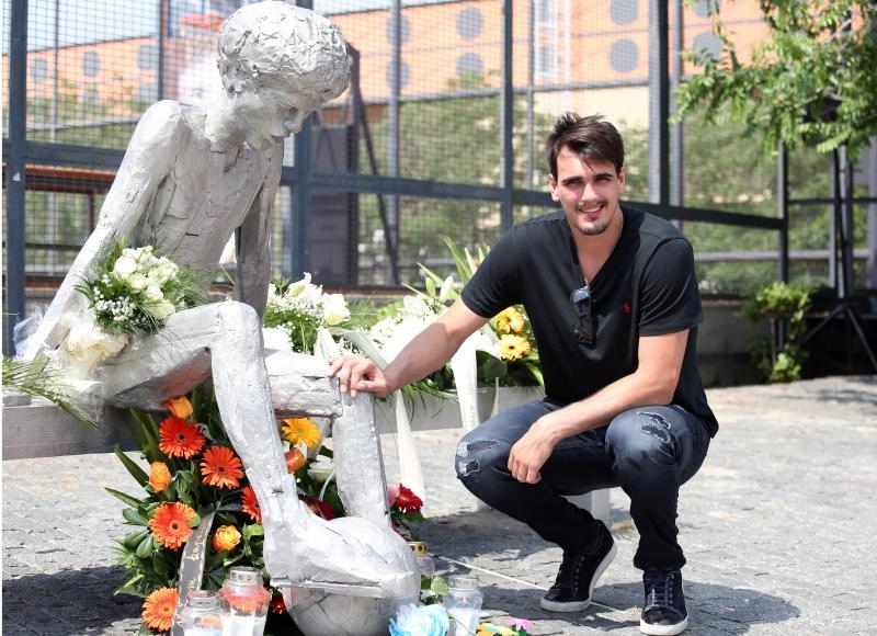 Odavanje počasti Draženu Petroviću povodom 24. obljetnice smrti