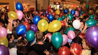 Image 685919 (auto) Image 685919 (auto)