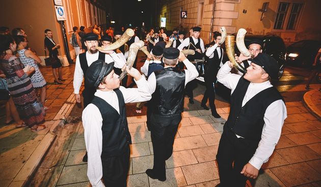 57. Saljske užance: Tovareća mužika prošla ulicama Zadra