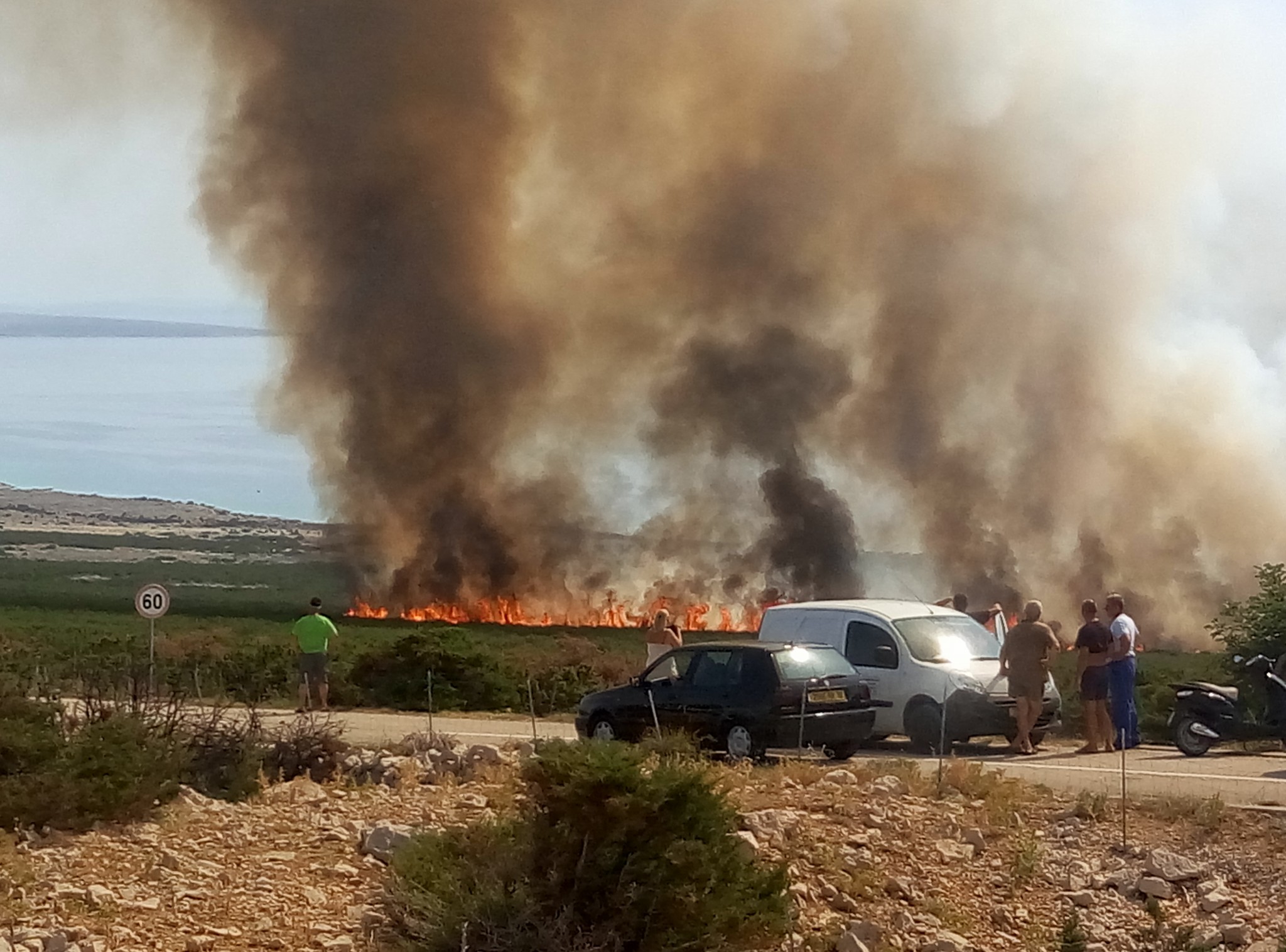 Lokaliziran požar kod Košljuna na otoku Pagu Lokaliziran požar kod Košljuna na otoku Pagu
