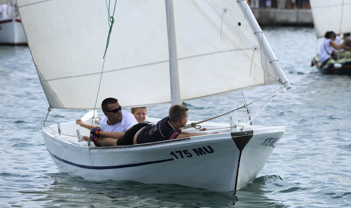 Otok Murter, 300912.
Latinsko idro, najveca regata tradicionalnih gajeta, leuta i kaica odrzana je danas u Murteru. Na regati je startalo oko 100 brodova.
Foto: Niksa Stipanicev / CROPIX Otok Murter, 300912.
Latinsko idro, najveca regata tradicionalnih gajeta, leuta i kaica odrzana je danas u Murteru. Na regati je startalo oko 100 brodova.
Foto: Niksa Stipanicev / CROPIX