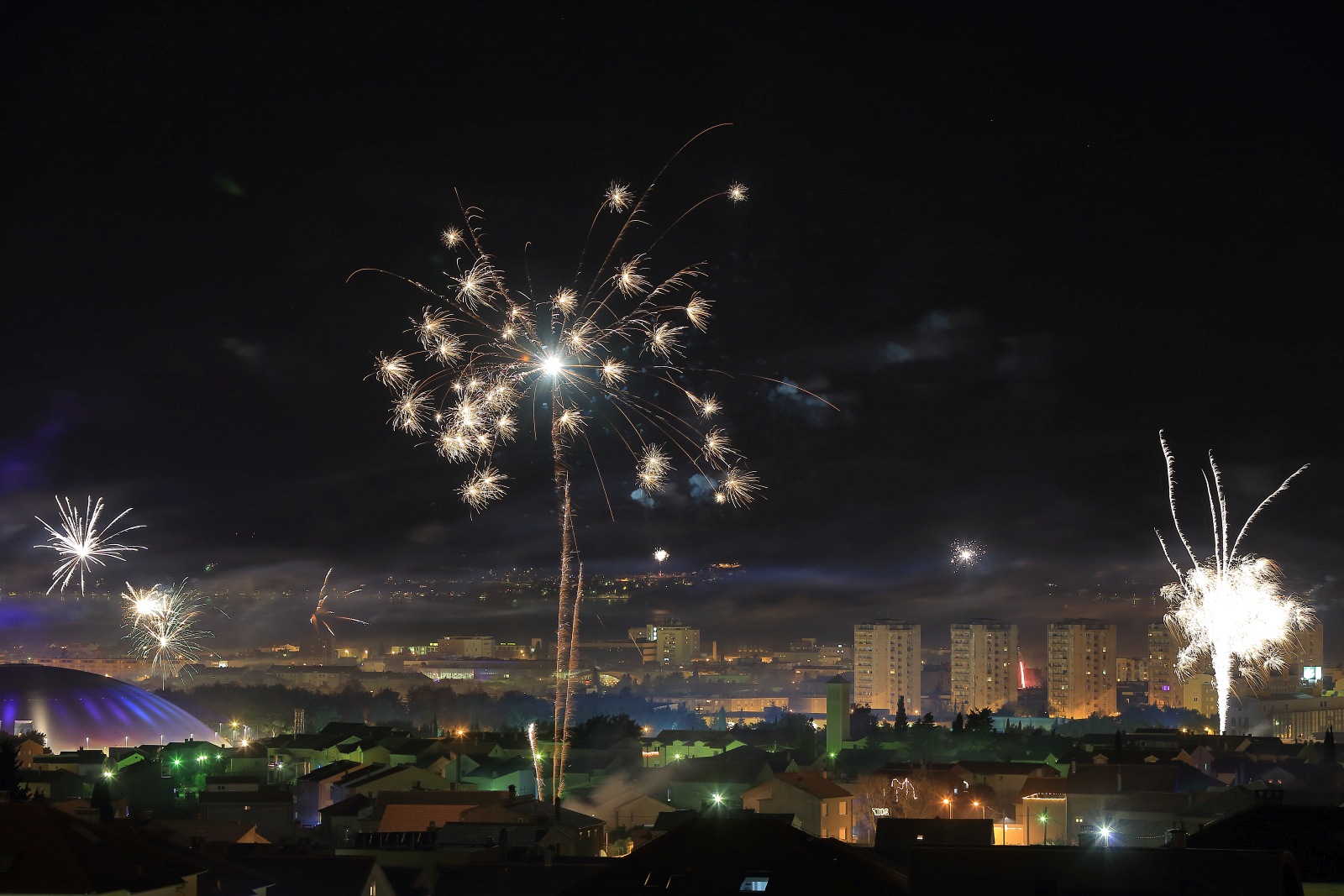 Zadarski doček Nove godine uz veliki vatromet Zadarski doček Nove godine uz veliki vatromet