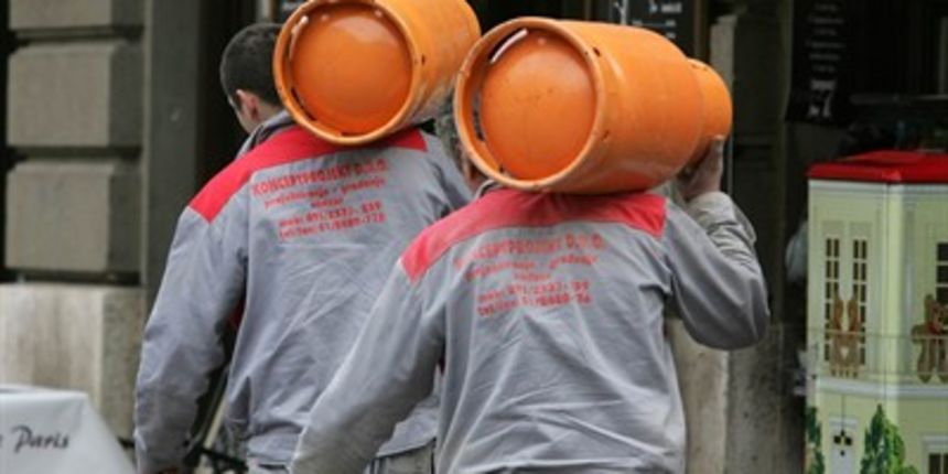 Plinske boce (cropix)