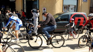 Zadar, 070413.
Branimirova obala.
U povodu Svjetskog dana zdravlja i u sklopu Zupanijskih dana 2013. godine, Tim za zdravlje Zadarske zupanije i Grad Nin organizirali su biciklijadu pod nazivom Od Branimira do Branimira na relaciji Zadar-Nin-Zadar u dulj Zadar, 070413.
Branimirova obala.
U povodu Svjetskog dana zdravlja i u sklopu Zupanijskih dana 2013. godine, Tim za zdravlje Zadarske zupanije i Grad Nin organizirali su biciklijadu pod nazivom Od Branimira do Branimira na relaciji Zadar-Nin-Zadar u dulj