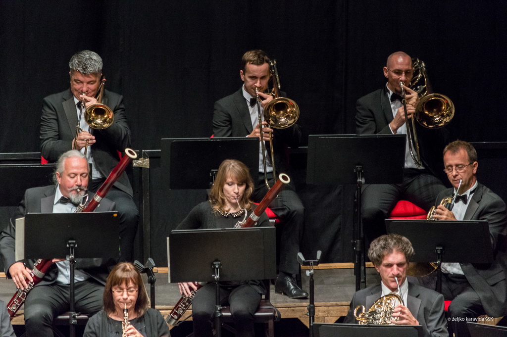 Simfonijski orkestar HRT-a pod ravnjanjem Enrica Dinda otvorio koncertnu sezonu u Zadru Simfonijski orkestar HRT-a pod ravnjanjem Enrica Dinda otvorio koncertnu sezonu u Zadru