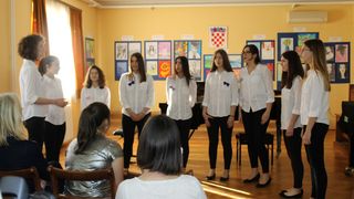 U koncertnoj dvorani Glazbene škole otvorena izložba “Likovnionica” U koncertnoj dvorani Glazbene škole otvorena izložba “Likovnionica”