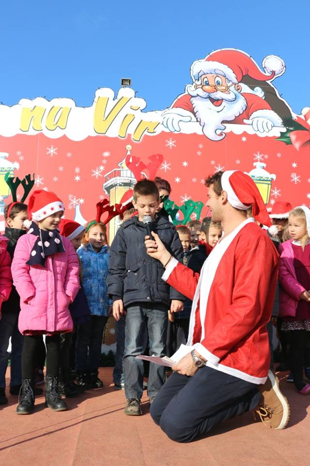 Virska dječica iz vrtića “Smješko” uživala u druženju s Djedom Mrazom Virska dječica iz vrtića “Smješko” uživala u druženju s Djedom Mrazom