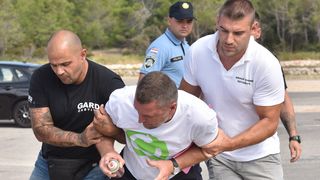 Okršaj kod Zrća: redari opet otjerali udrugu bivših ovisnika