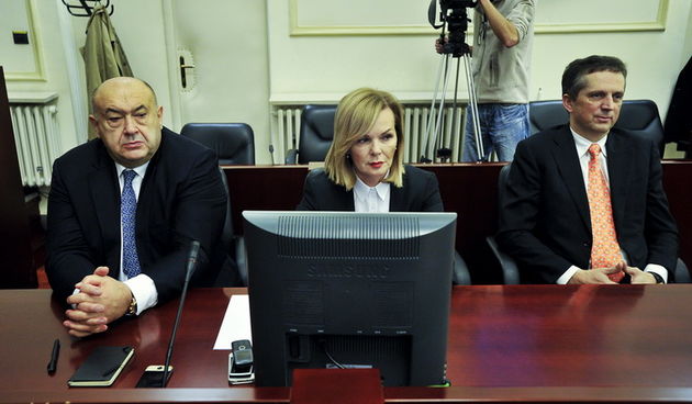 Zagreb, 201112.
Zupanijski sud.
Izricanje prvostupanjske presude bivsem premijeru Ivi Sanaderu u slucaju Hypo i INA-Mol. Bivsi premijer proglasen je krivim i osudjen na 10 godina zatvora.
Na slici: odvjetnici Cedo Prodanovic, Jadranka Slokovic i Goran Sui