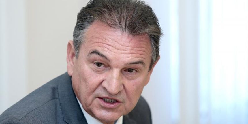 Zagreb – Predsjednik Narodne stranke – reformisti Radimir Cacic odrzao je konferenciju za medije o monetizaciji autocesta. Photo: Patrik Macek/PIXSELL Zagreb – Predsjednik Narodne stranke – reformisti Radimir Cacic odrzao je konferenciju za medije o monetizaciji autocesta. Photo: Patrik Macek/PIXSELL